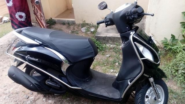 fascino scooty black colour